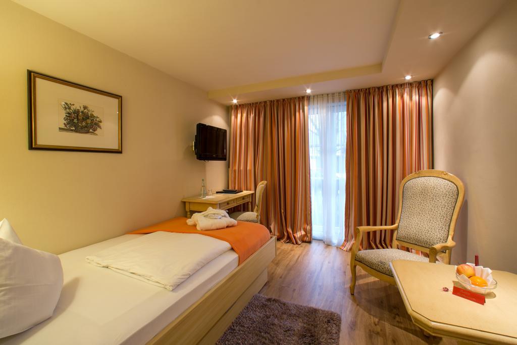 אוברשטאופן Hotel Hirsch חדר תמונה
