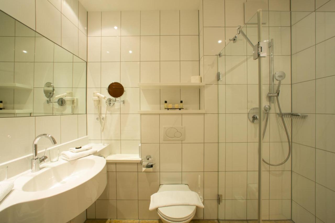 אוברשטאופן Hotel Hirsch מראה חיצוני תמונה