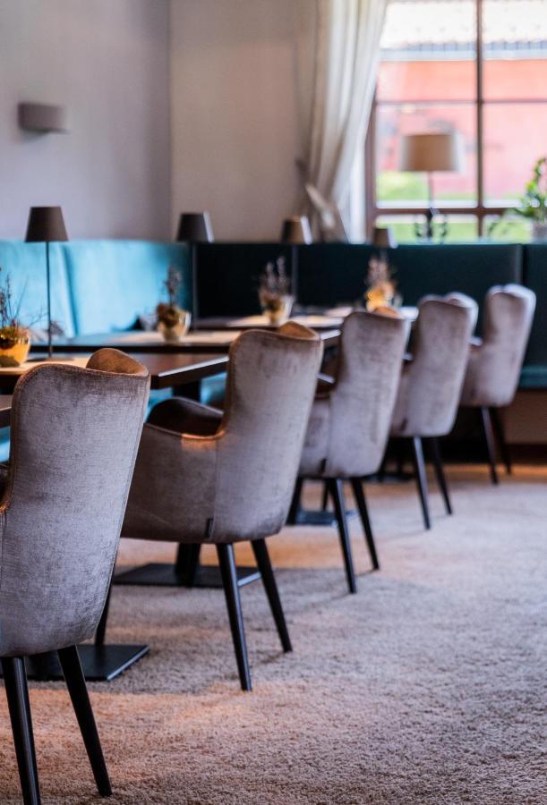 אוברשטאופן Hotel Hirsch מראה חיצוני תמונה