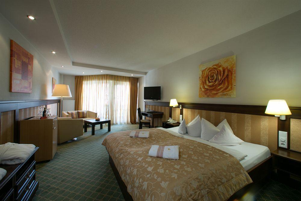 אוברשטאופן Hotel Hirsch מראה חיצוני תמונה