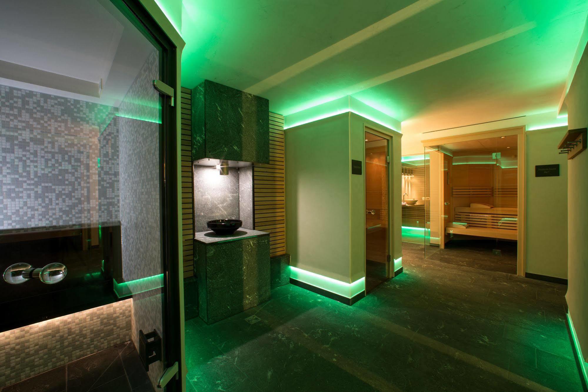 אוברשטאופן Hotel Hirsch מראה חיצוני תמונה